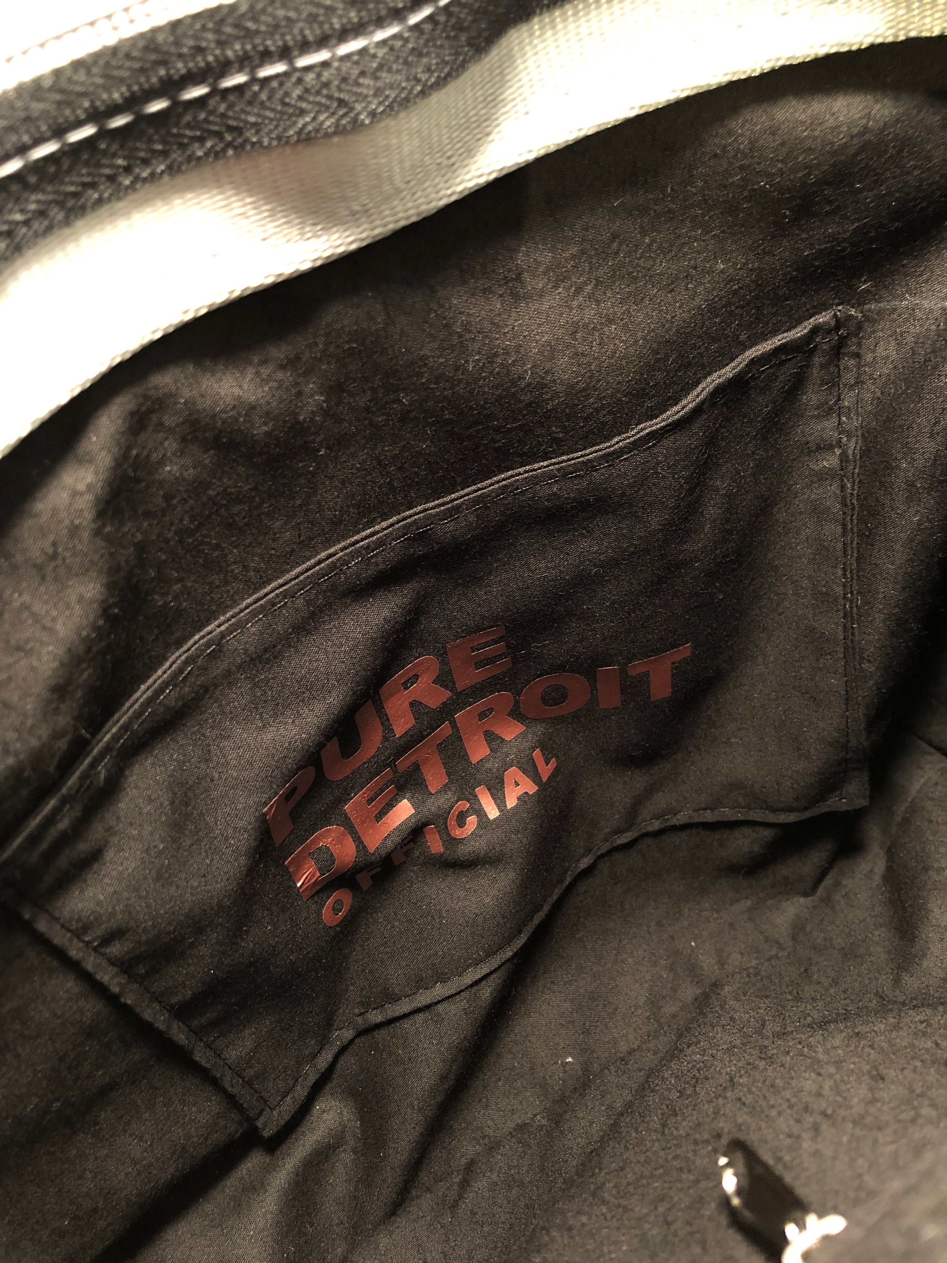Pure Detroit OFFICIAL - Medium City Slinger Tote Seatbelt Bag - Steel